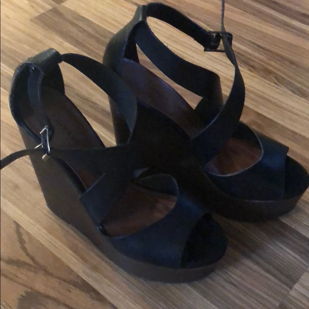 Chinese Laundry Java Wedge